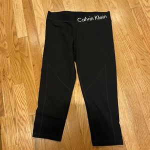 🍁1st Day of Fall Sale 🍁 
CK crop leggings